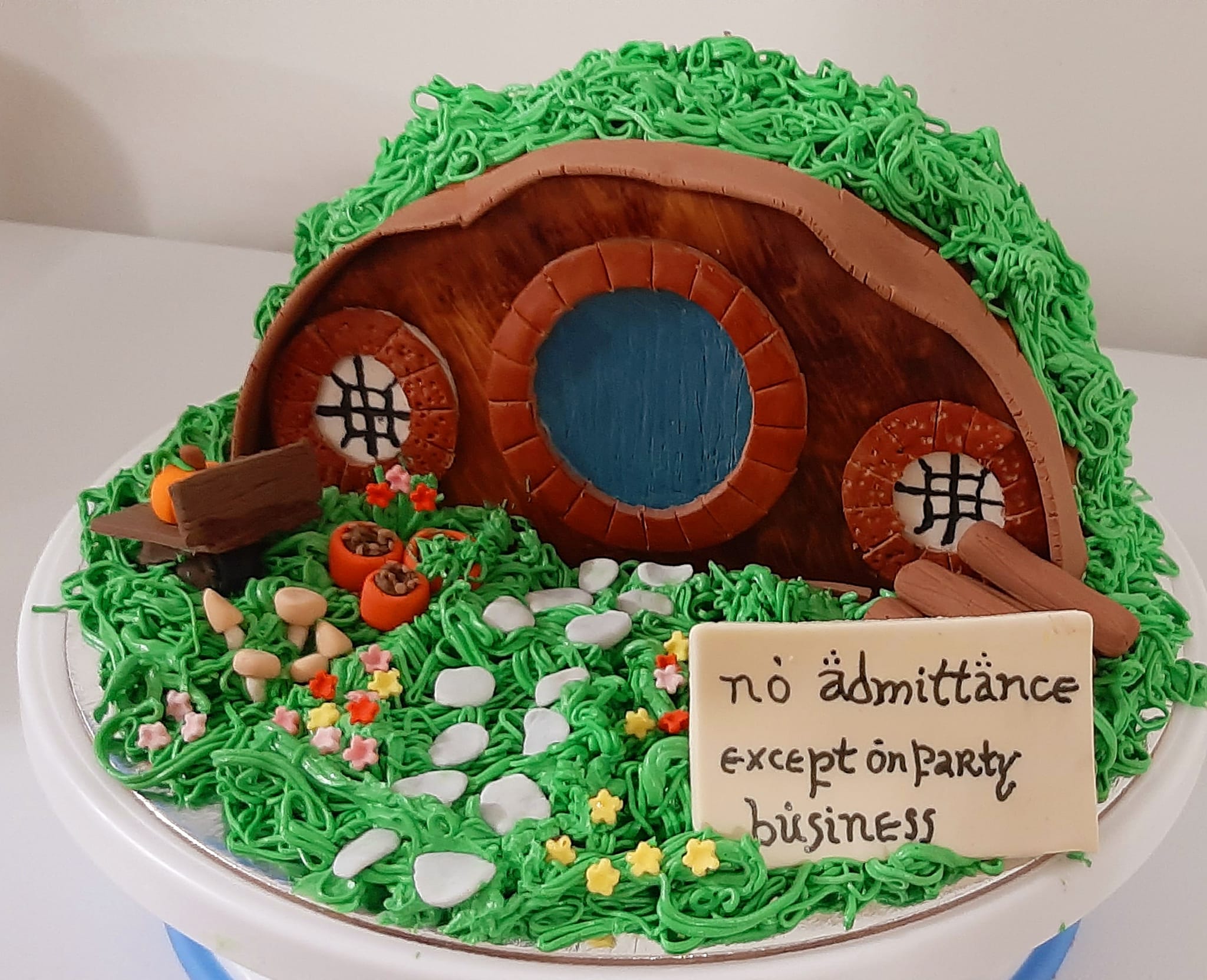 Hobbit Hole Cake