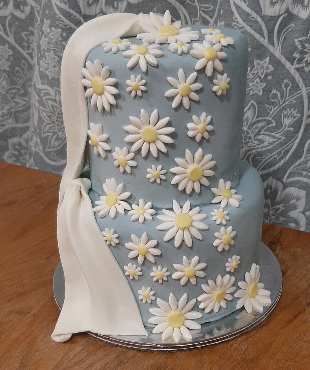 Tiered Daisy Cake